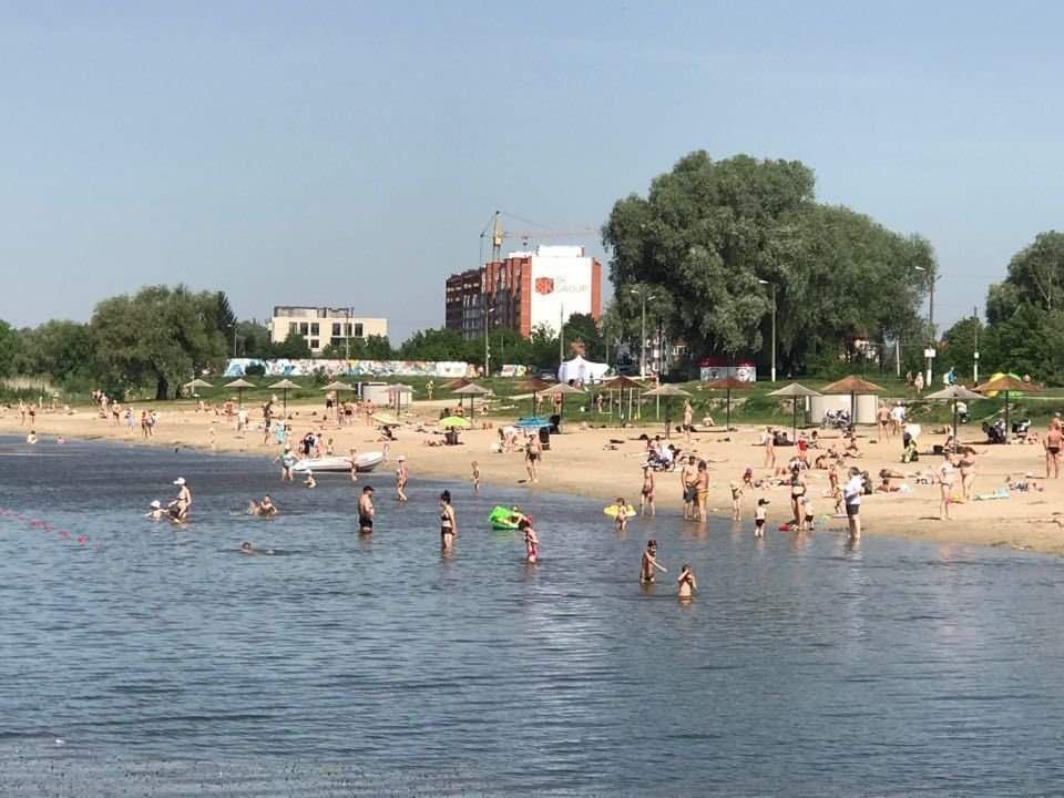 Дослідили воду з 9 пляжів Хмельниччини